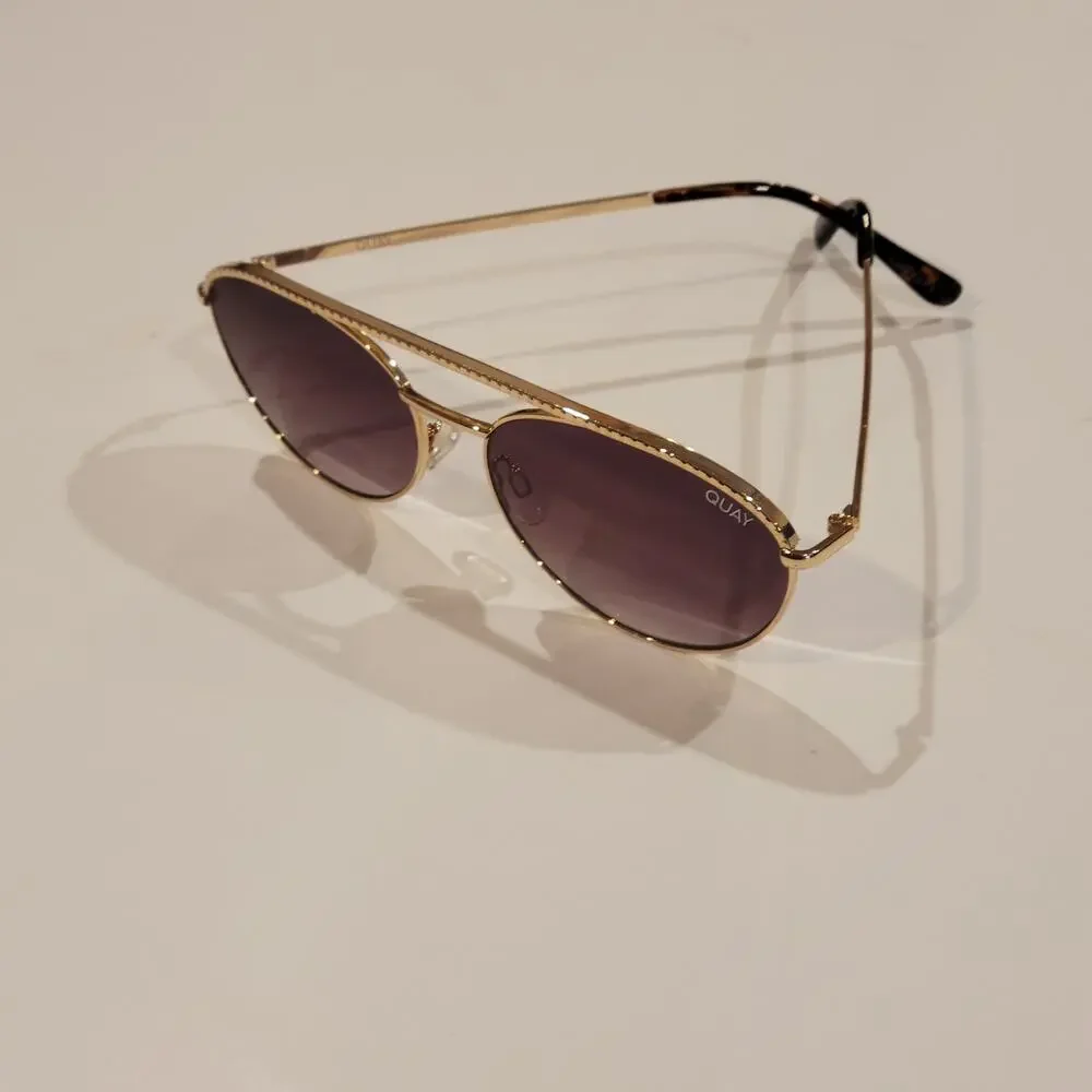Women's Quay Easily Amused Sunglasses 1212 Gold tone metal frame